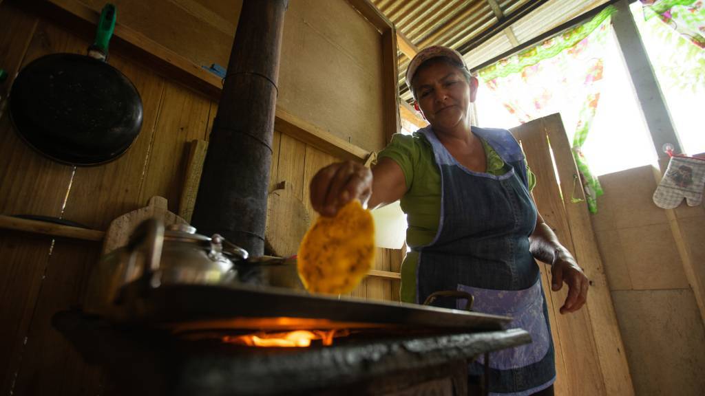 Ajudar pequenos negócios a sobreviver é essencial para a recuperação da economia local